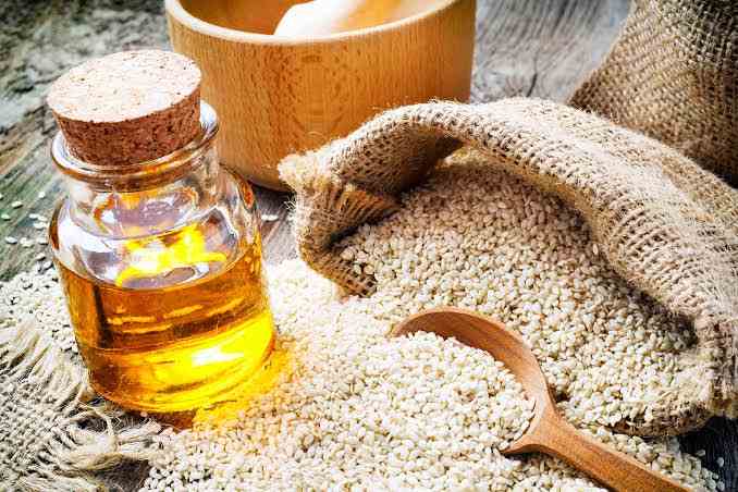 روغن کنجد پرس سرد تهیه شده از دانه های مرغوب